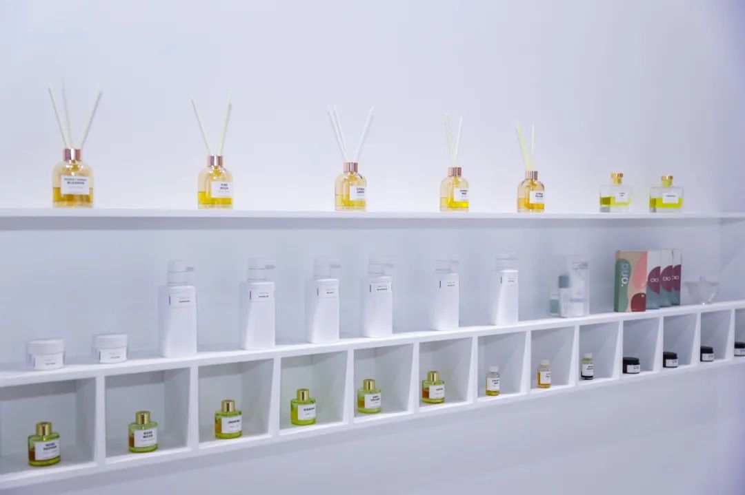 國內(nèi)外香料香精的歷史、現(xiàn)狀及發(fā)展